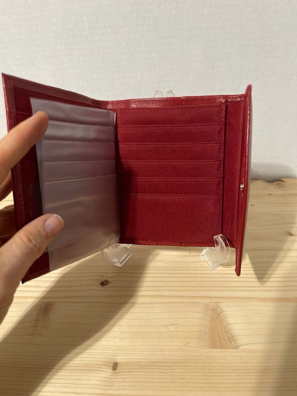 Dopp Red Leather Kisslock Trifold Wallet with Card Slots - Picture 6 of 8